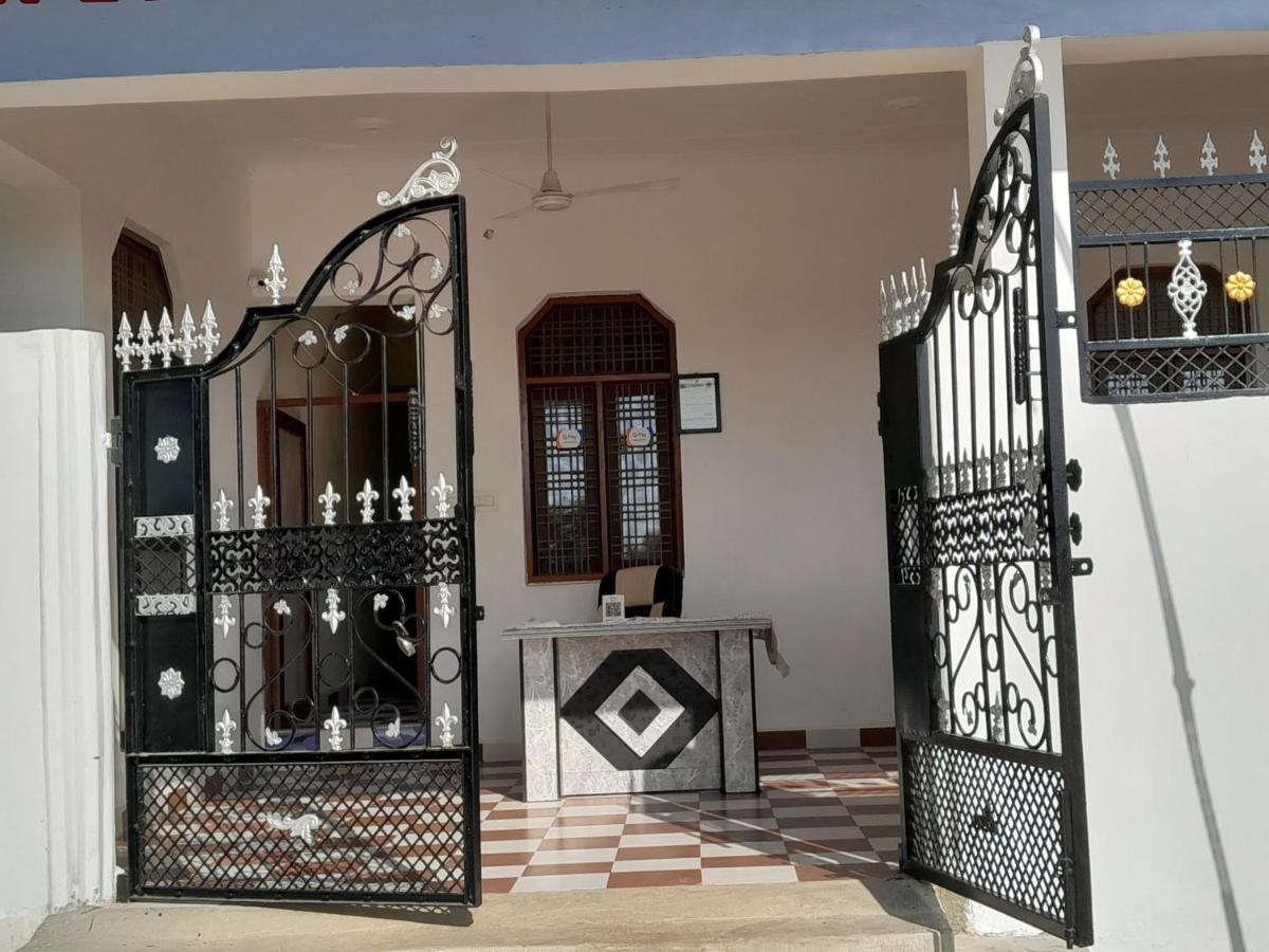 קג'ורהו Rani Palace מראה חיצוני תמונה